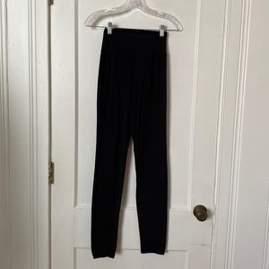LULULEMON/ untight tight / nulu